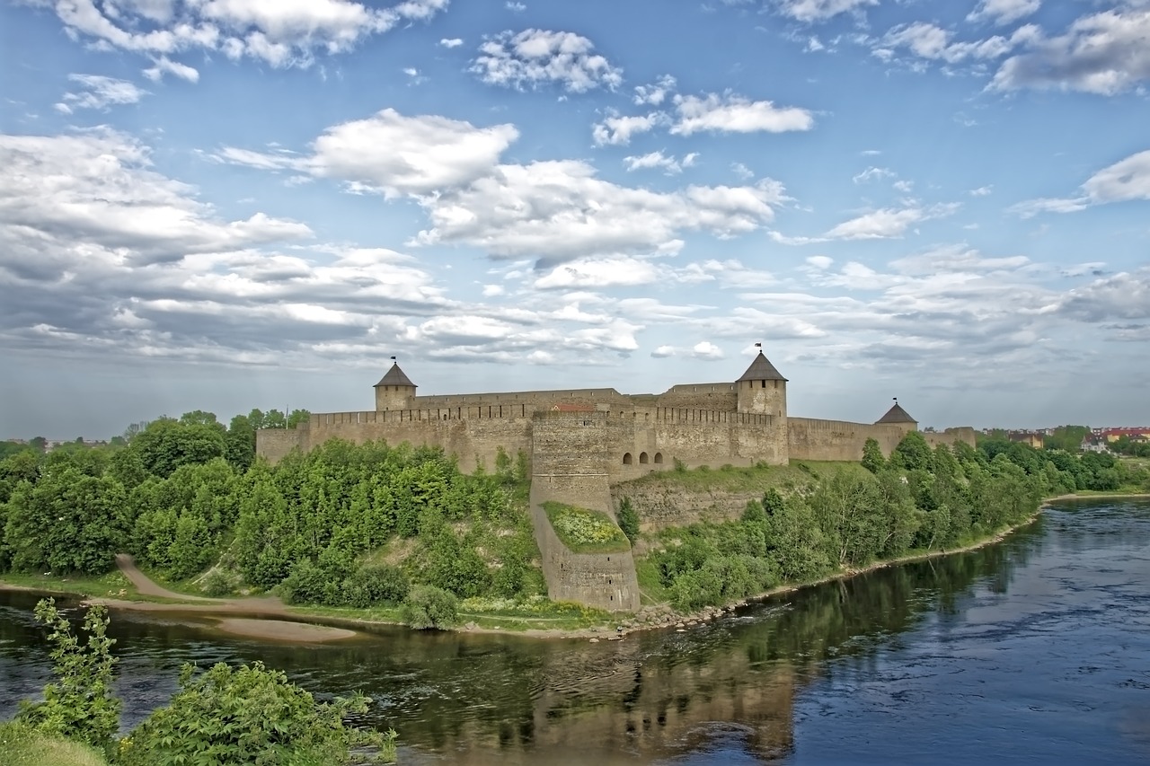 fortress of ivangorod, narva river, castle